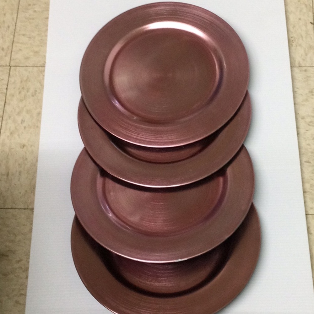 4 Plastic Round Plate